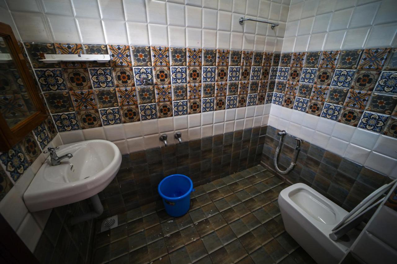 The Pothigai Palace Otel Kuttālam Dış mekan fotoğraf