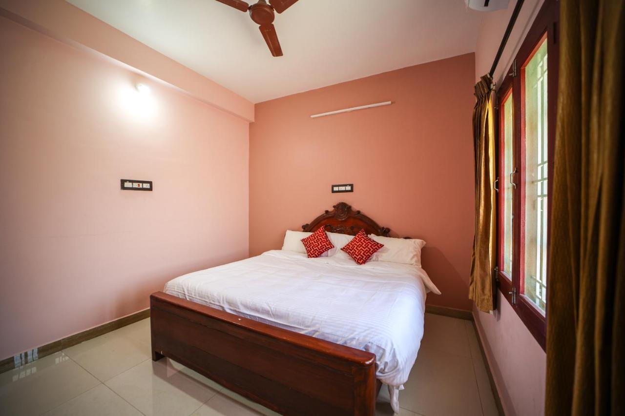 The Pothigai Palace Otel Kuttālam Dış mekan fotoğraf