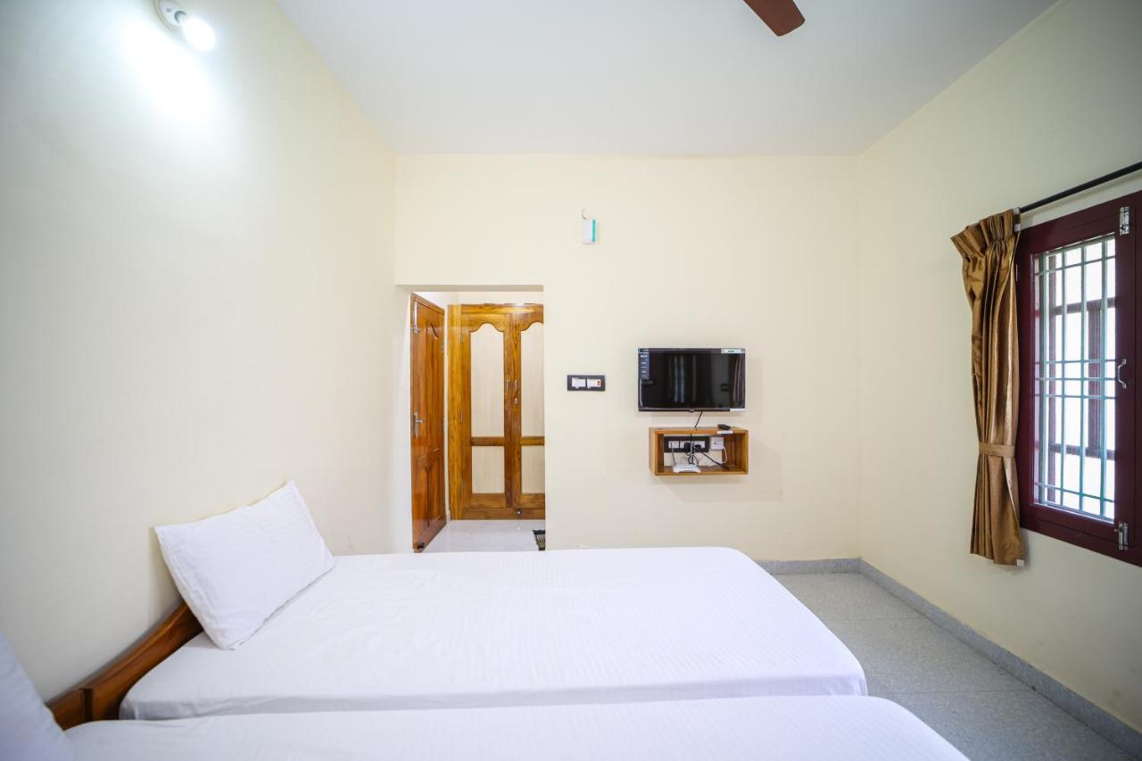 The Pothigai Palace Otel Kuttālam Dış mekan fotoğraf